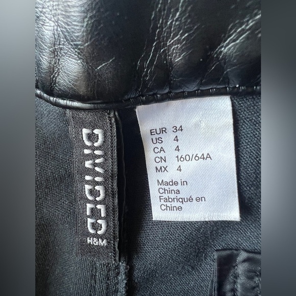 H&M Womens Black Faux Leather Party Shorts Emo Punk Goth 4 - Picture 3 of 9